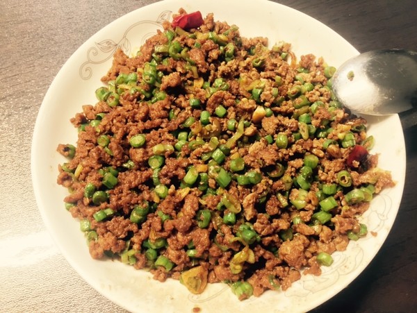 颜某某变成陈太太啦做的肉沫豆角下饭菜