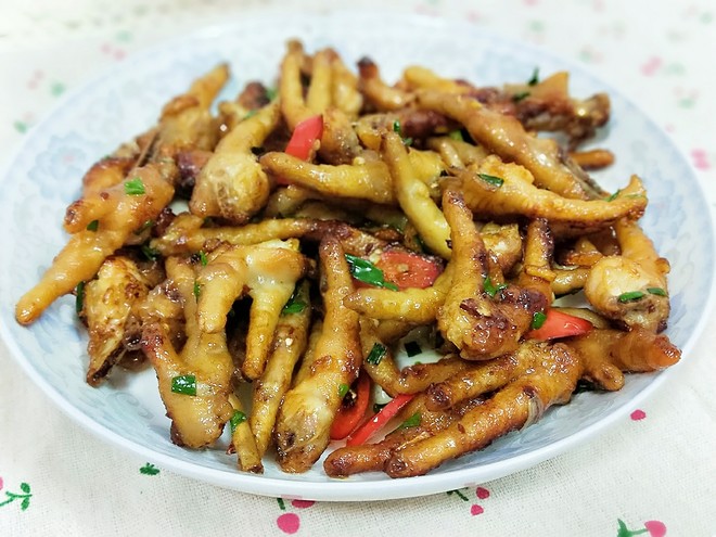 用料香辣炒鸡爪茄子鸡爪烧菜谱放海鲜酱图片