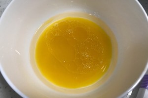 中空戚风-酸酸甜甜的夏日百香果柠檬的做法 步骤2