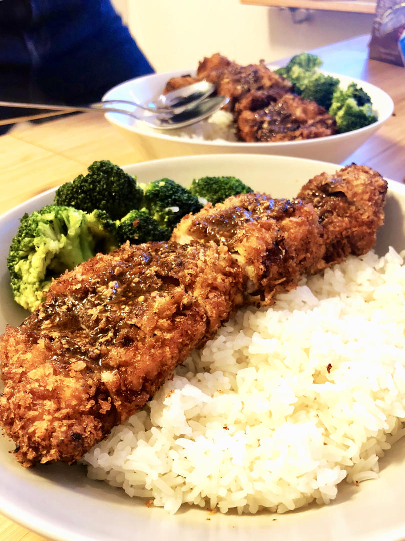 阿伦君做的酥脆难挡的日式炸猪排饭