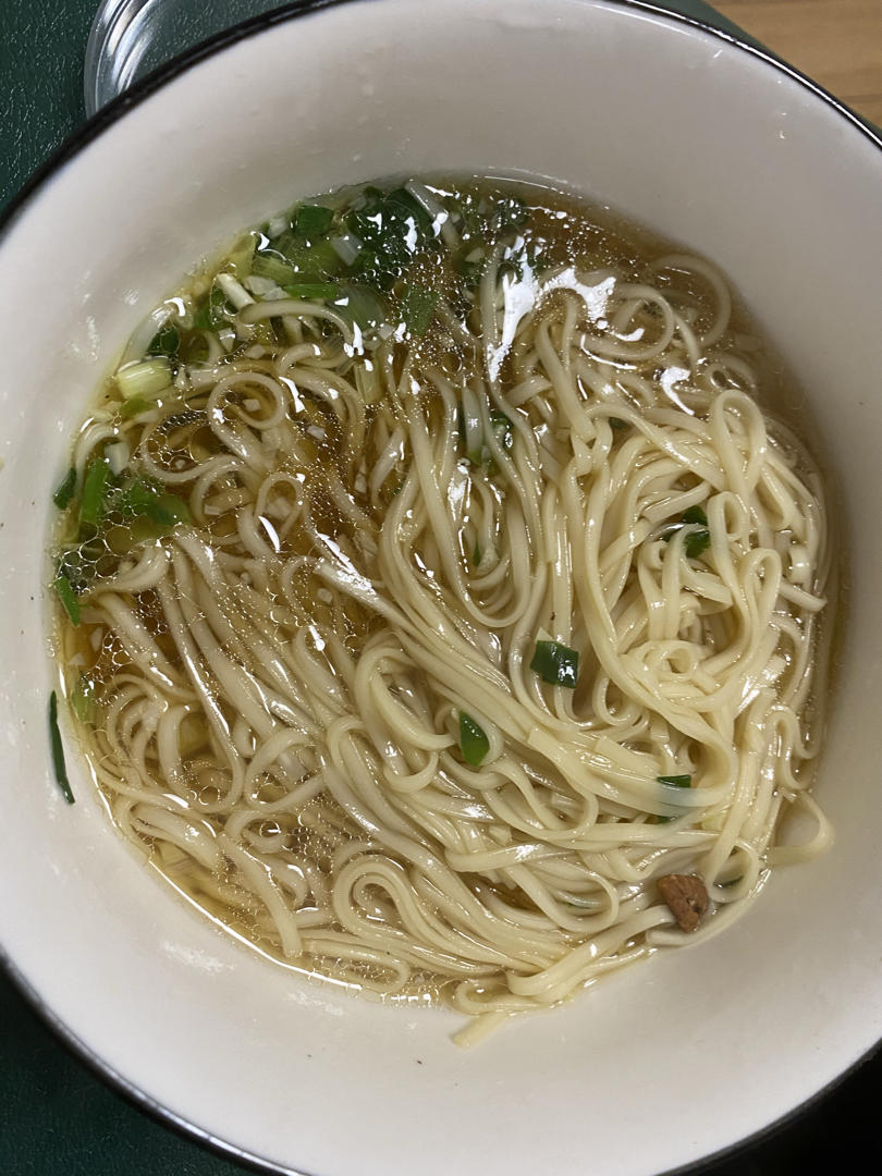 奥利给夫做的一碗清汤面秋日里的治愈系