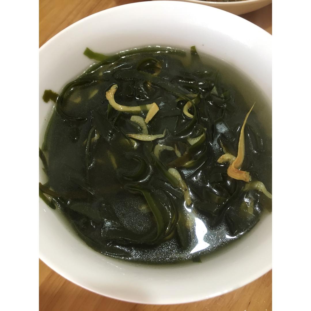 jjluckl做的虾皮海带汤