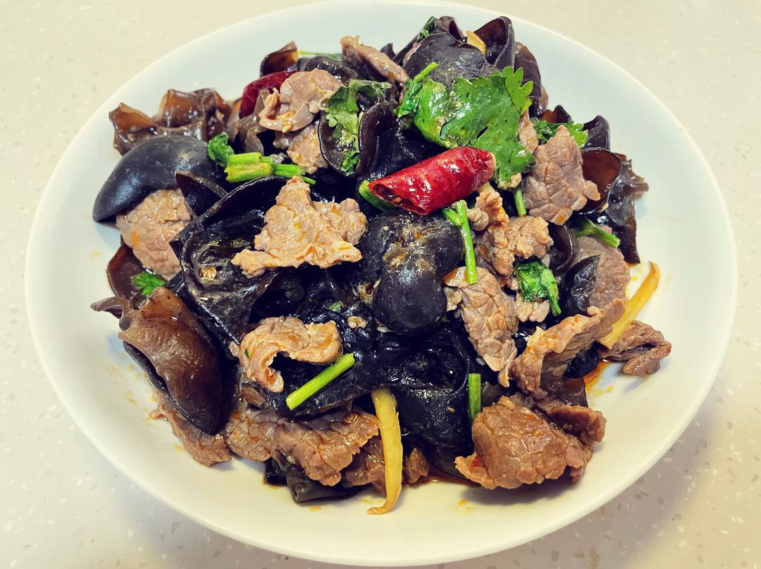美味又营养的木耳炒牛肉