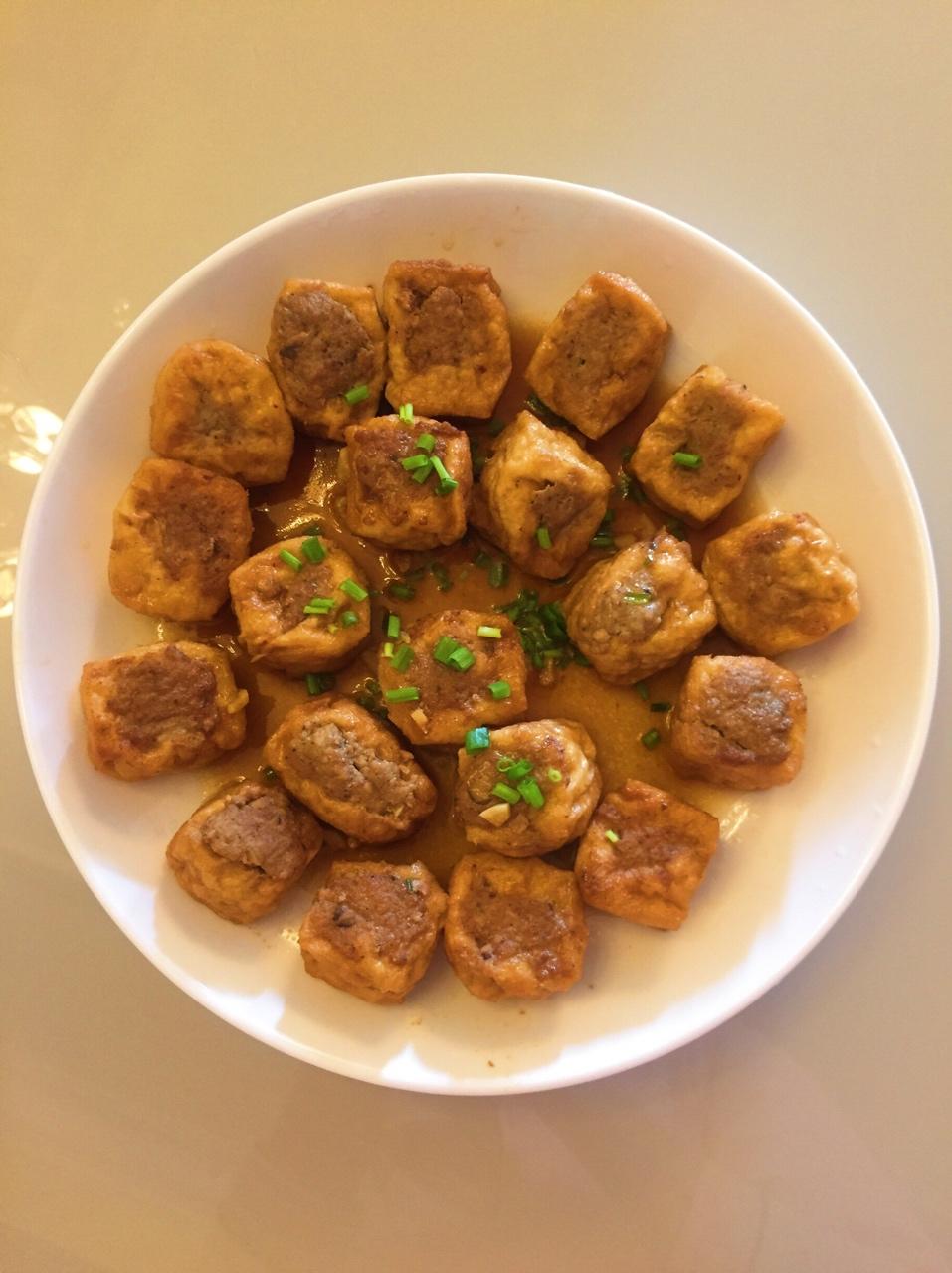 家常菜 豆腐泡塞肉 瓶子做的豆腐泡塞肉 这种做法确实很香很好吃,一扫