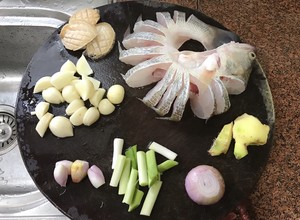河鲜海鲜齐齐窝的做法 步骤1
