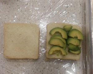 健康牛油果煎蛋三明治的做法 步骤3