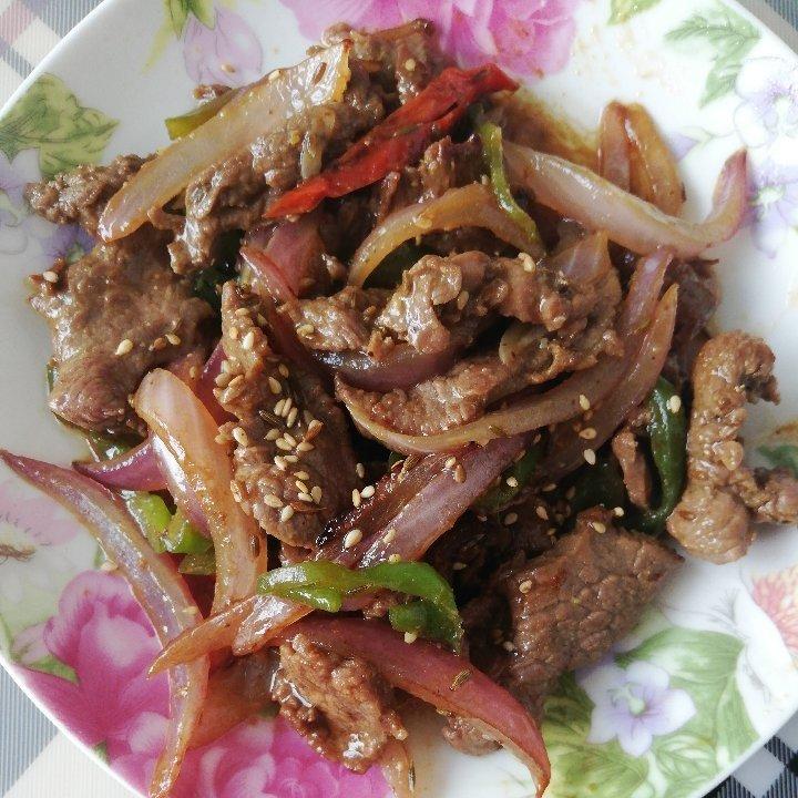 璐蝶飞做的孜然大葱炒牛肉
