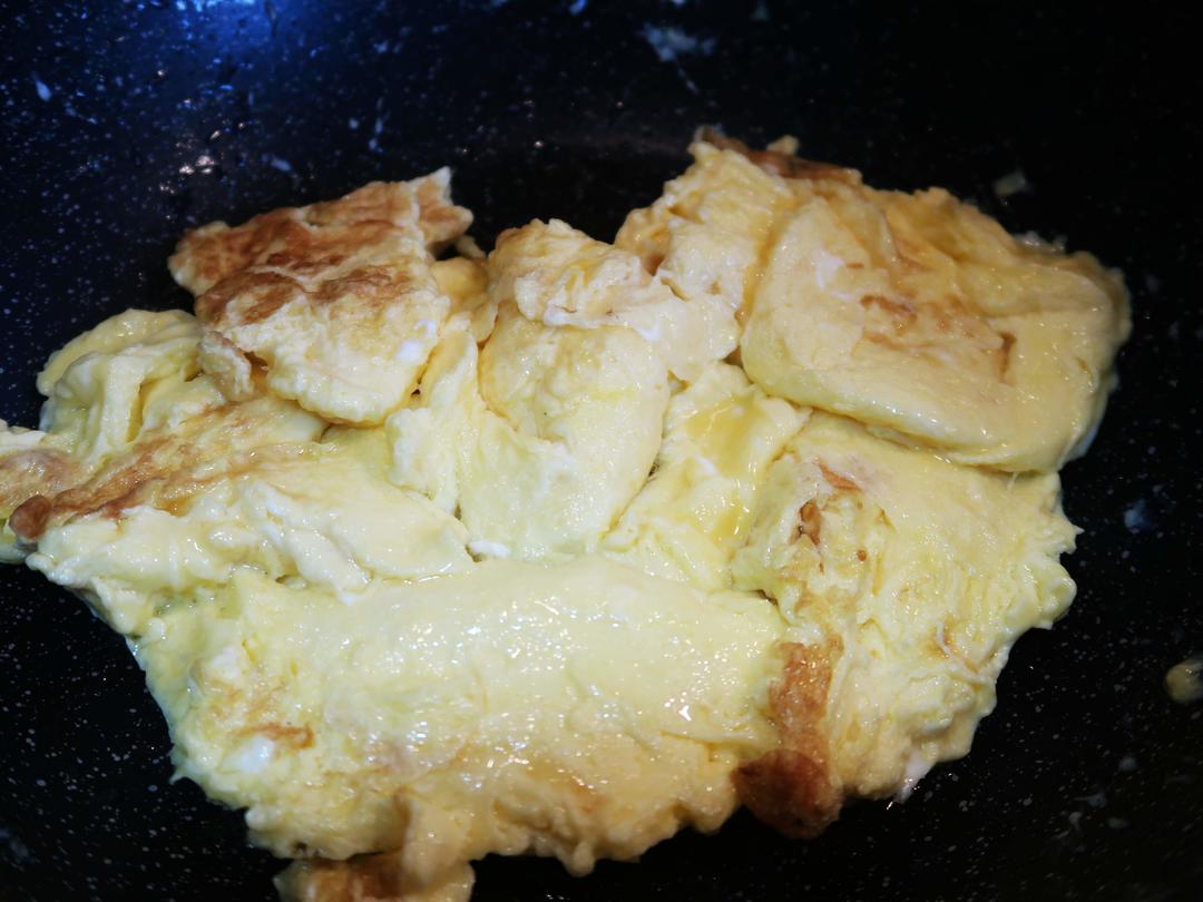 快手午餐便当饭盒——尖椒肉丝和大葱炒蛋