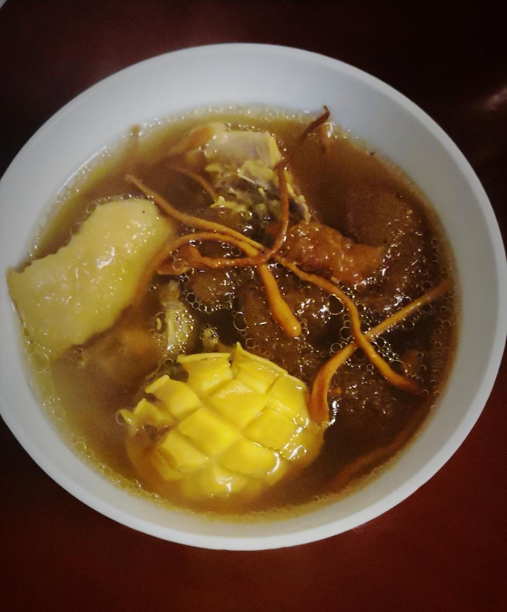 竹荪虫草花煲鲍鱼鸡汤