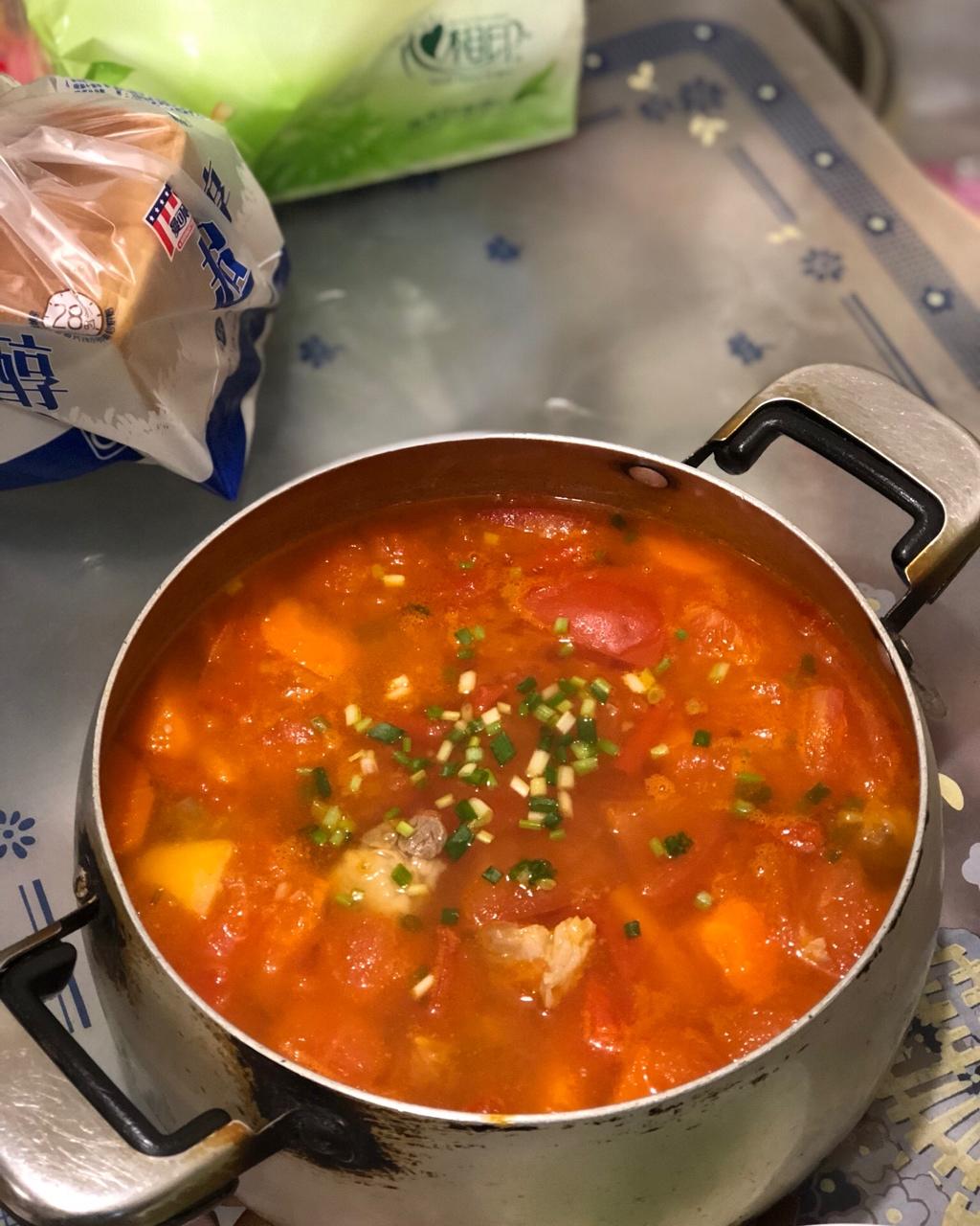 家常菜 罗宋汤 angelaxianxian做的罗宋汤  牛腩食材满意; 土豆胡萝卜