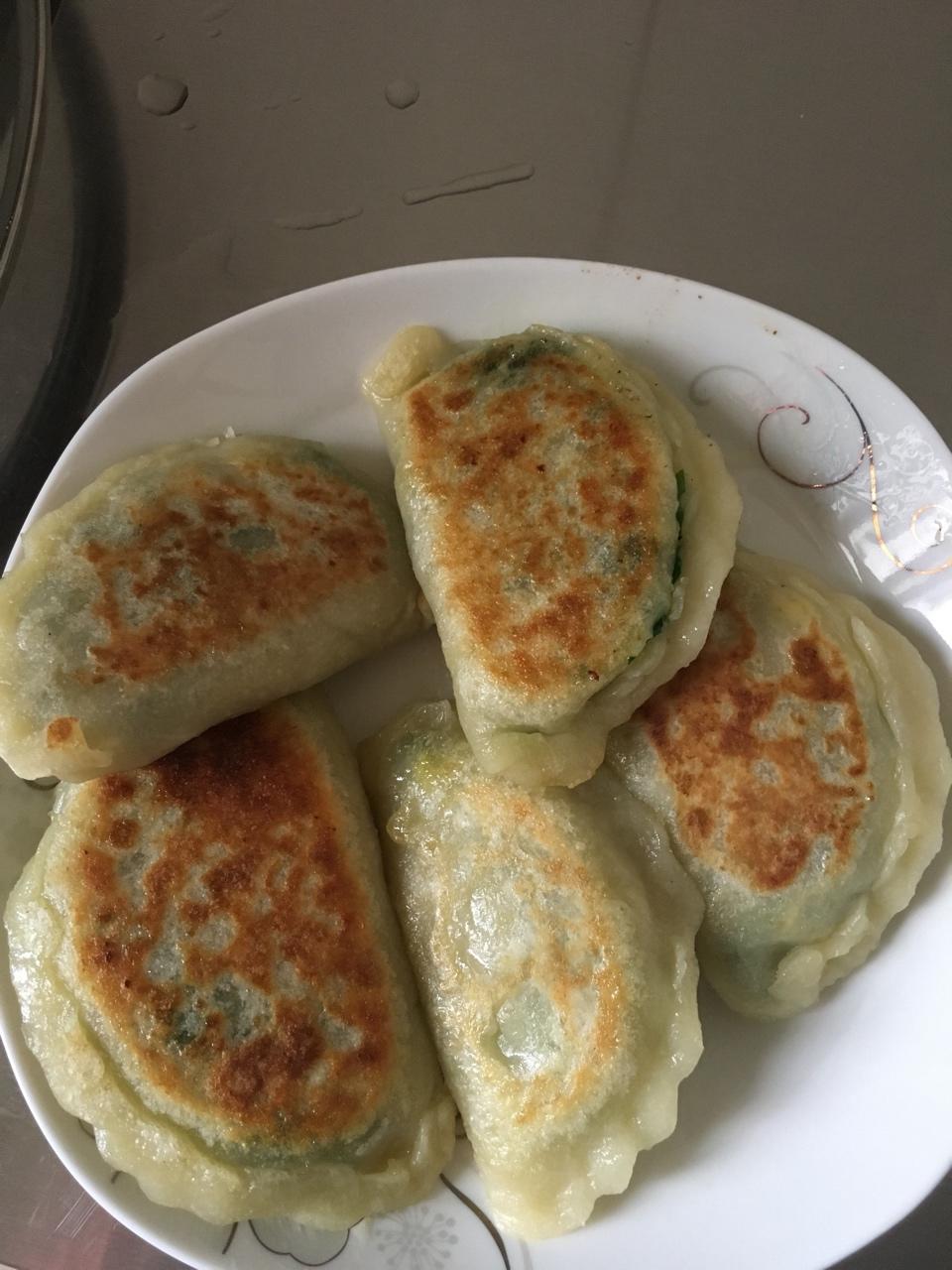 细水长流ing做的鲜香韭菜盒子