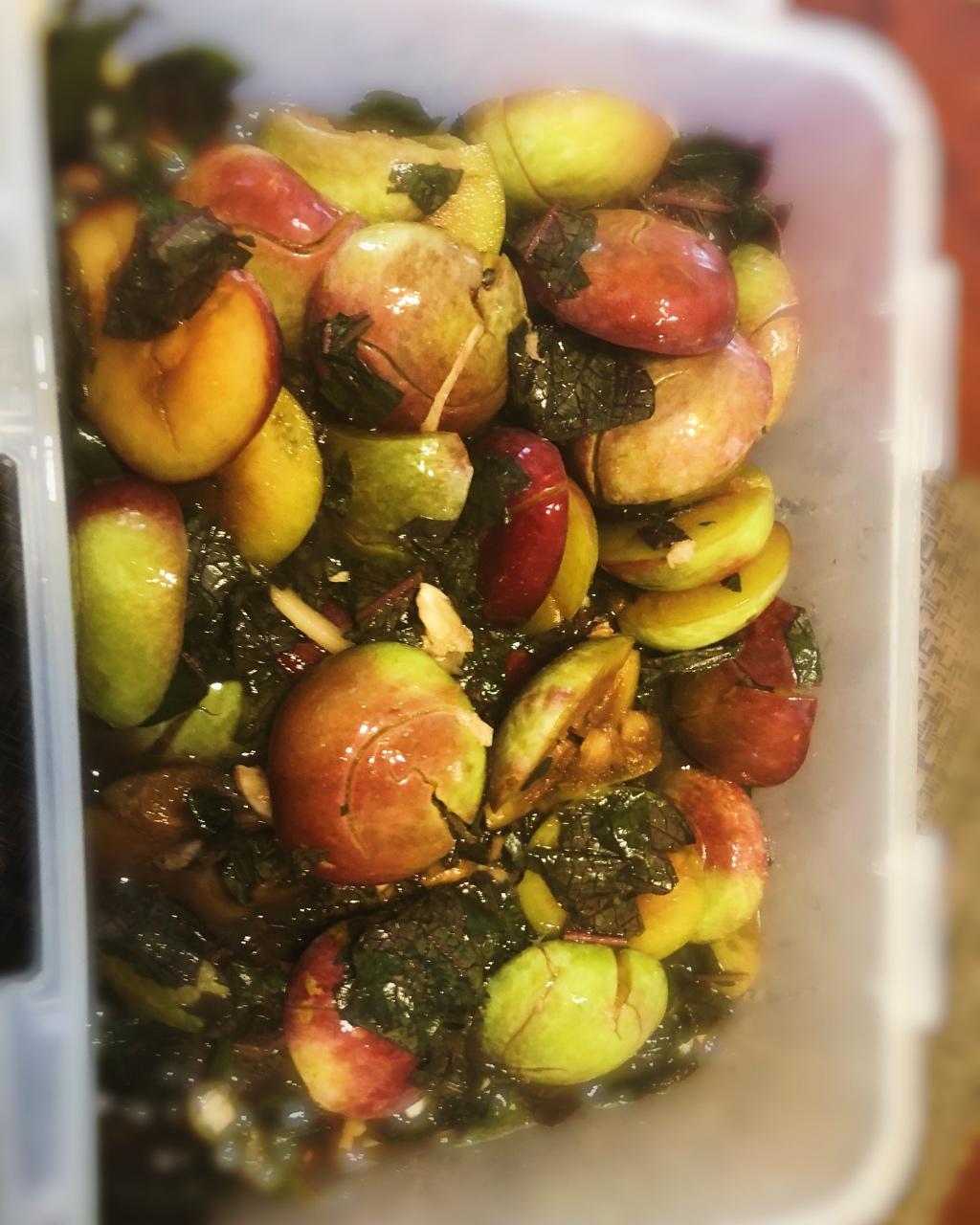素净静做的开胃李子酸