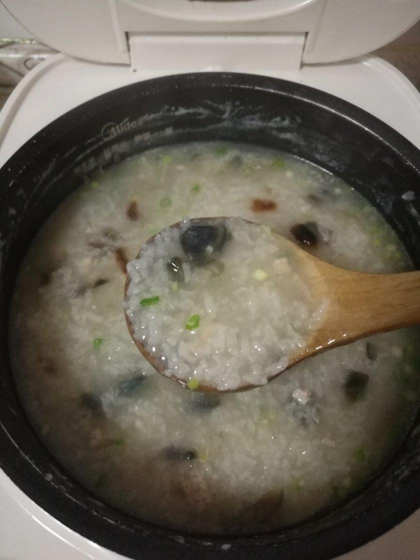 月_94na做的皮蛋瘦肉粥