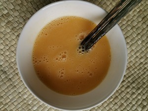 健康烘焙(2)香蕉马芬(撒上椰丝 好香好软)的做法 步骤4