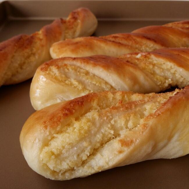 【椰蓉奶棒面包的做法步骤图，怎么做好吃】红叶99-制作