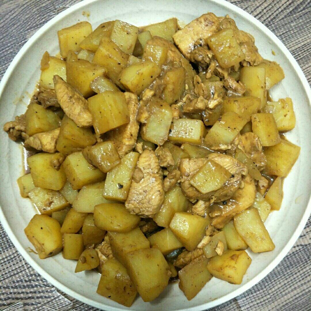 不会做饭却硬要做饭的兔子做的土豆鸡胸肉