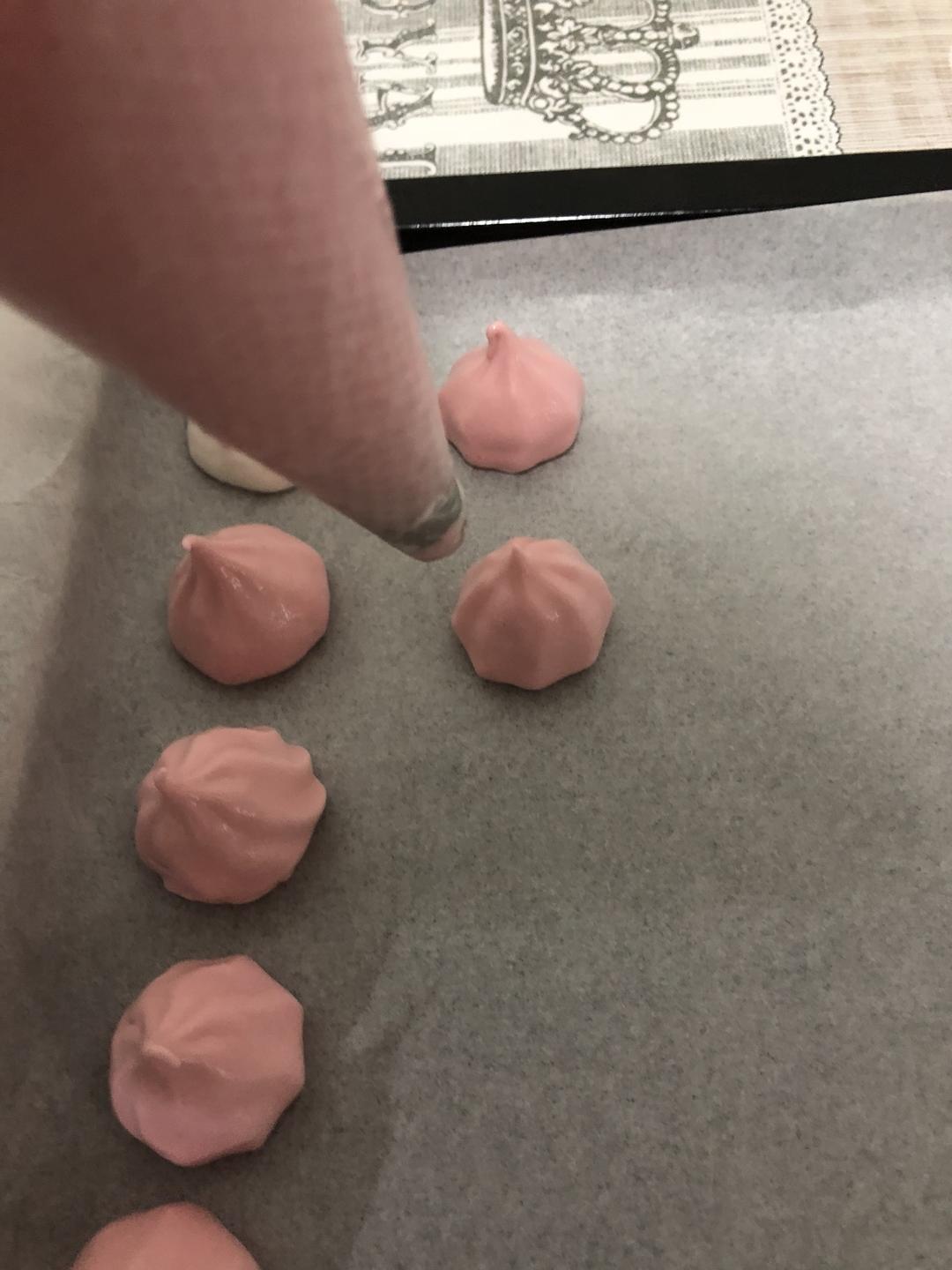 【附赠蛋白糖的萨芭雍苹果派的做法步骤图】吃饭不容易-制作