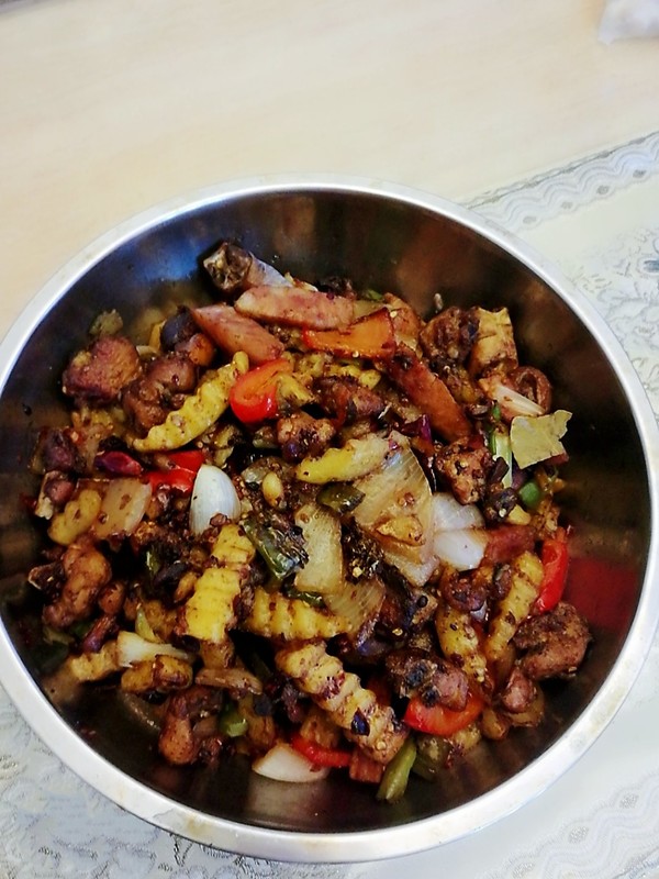 干锅干锅鸡(土豆)ada做的干锅鸡赞嫩花儿,莲藕,洋葱,米粉,子姜哆哆仔鸡图片