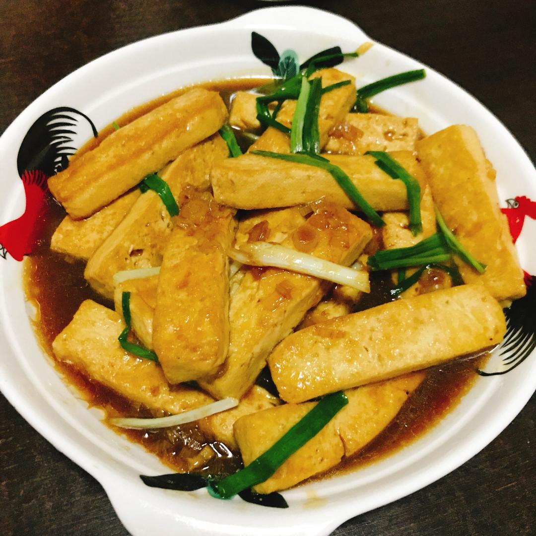 吃火龙果喷火做的大葱烧豆腐