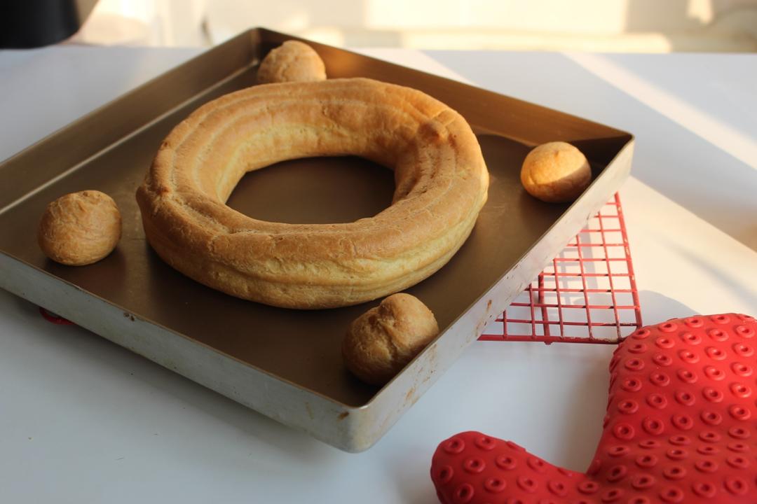 【高颜值的花环泡芙的做法步骤图，怎么做好吃】鲁卡小宝-制作