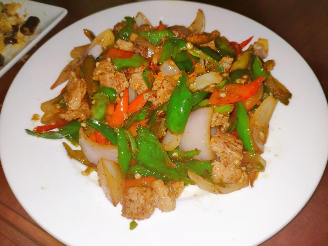 洋葱炒肉