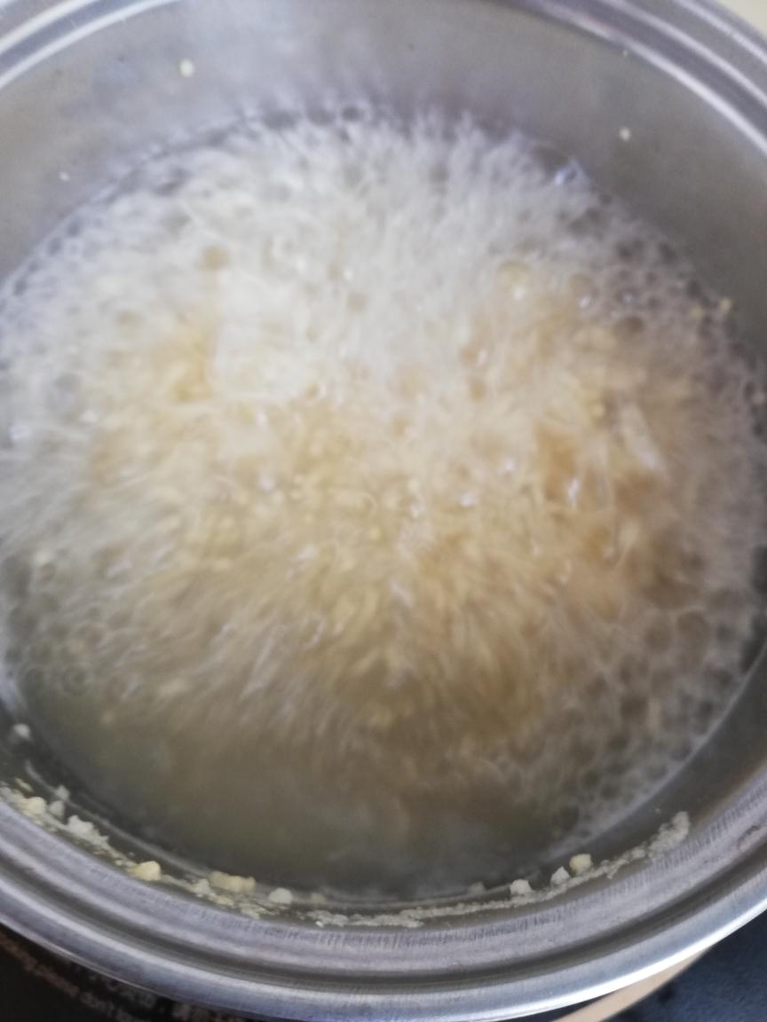 小黄米蛋饼的做法 步骤1
