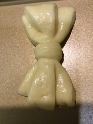 蝴蝶结小餐包的做法 步骤11