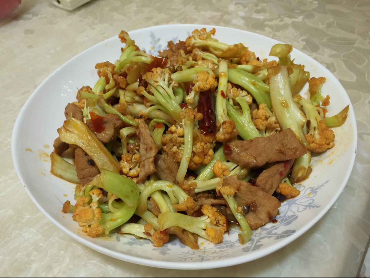 凝静的厨房做的很"浪费"米饭的家常菜之一-干锅菜花