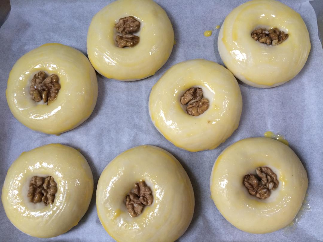 【核桃奶酪餐包（手揉版）的做法步骤图】蔡菜籽CL-制作