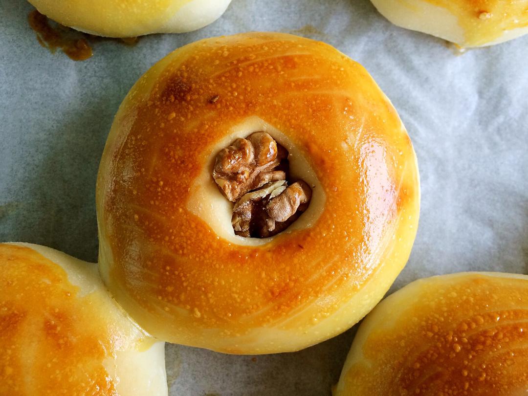 【核桃奶酪餐包（手揉版）的做法步骤图】蔡菜籽CL-制作