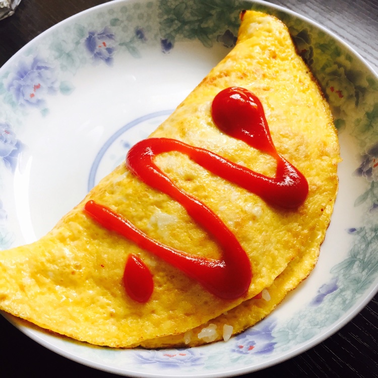 爱吃停不下来的小j做的蛋包饭