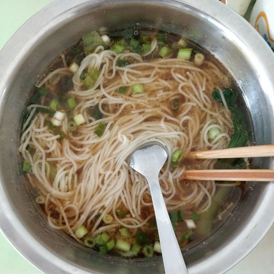 易牙零级做的清汤面