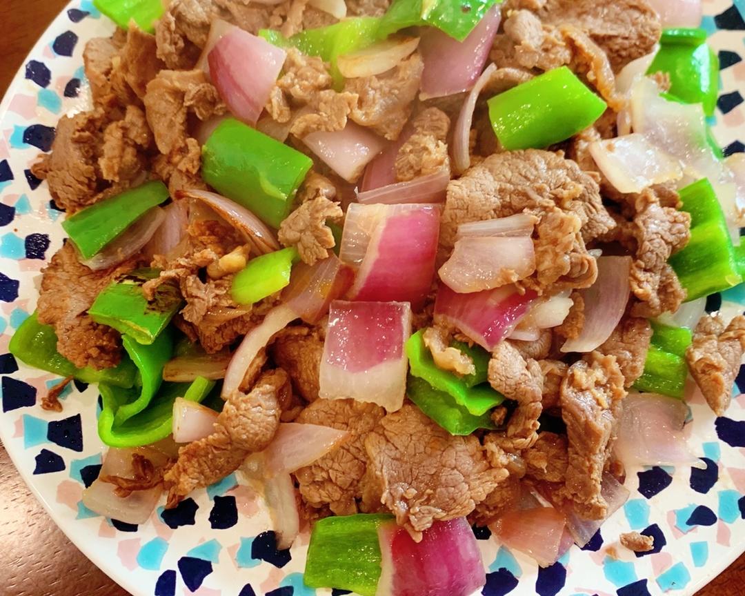 洋葱青椒炒牛肉