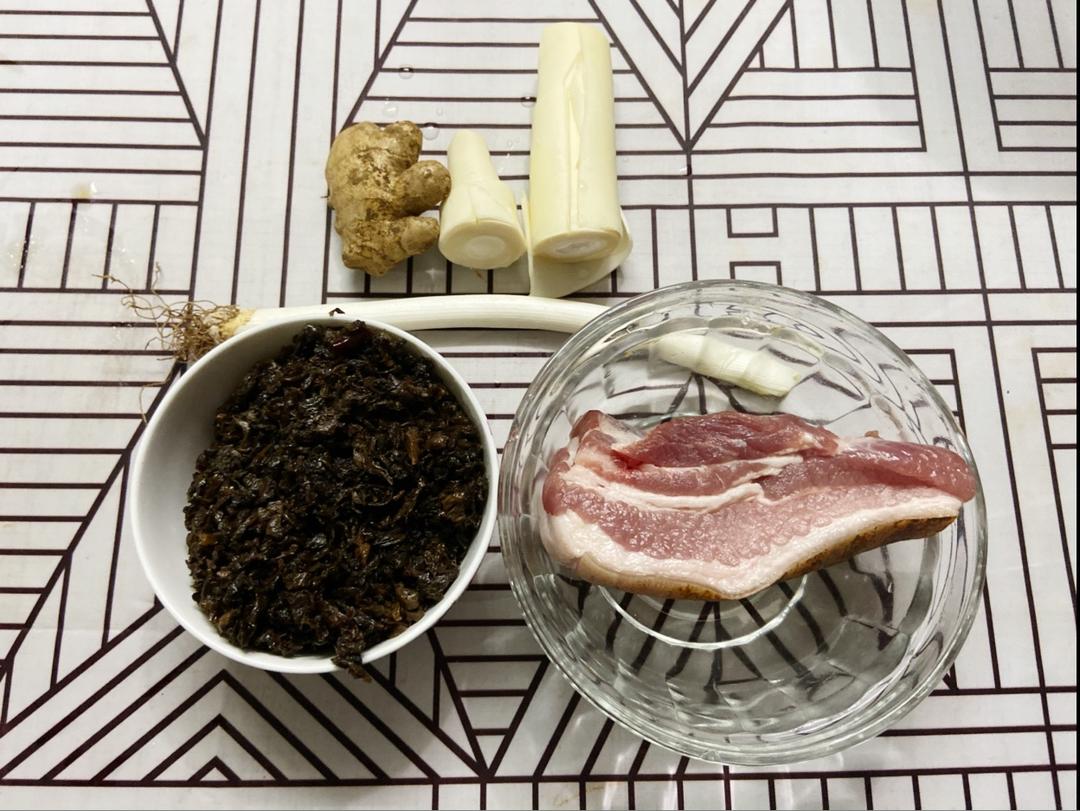 笋尖老咸菜蒸烧白(重庆特色)的做法 步骤1