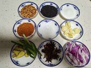 自制小辣条的做法 步骤2
