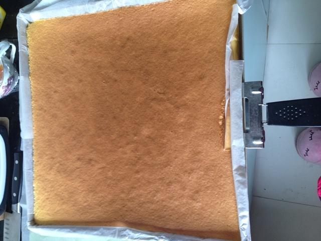 【草莓奶油卷/O卷/小山卷的做法步骤图】PatCheung-制作