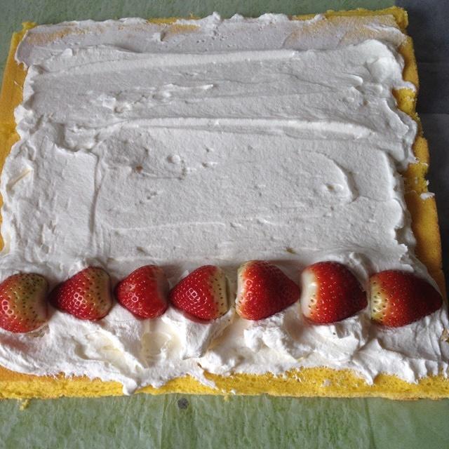 【草莓奶油卷/O卷/小山卷的做法步骤图】PatCheung-制作