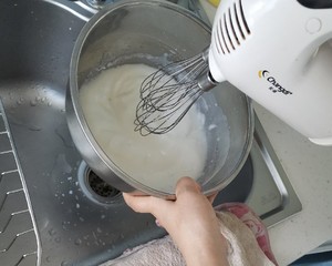戚风蛋糕的做法 步骤9