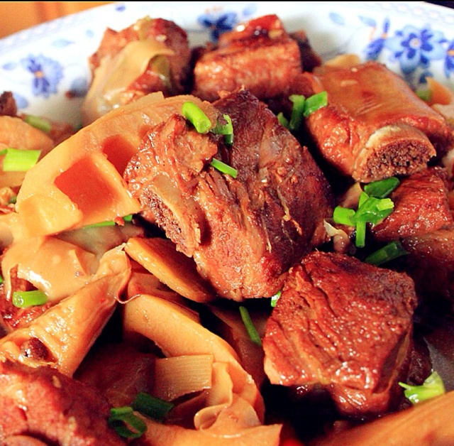 刘酕酕做的春笋烧肉