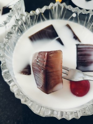 夏日Q爽☞旺仔红茶冻的做法 步骤12