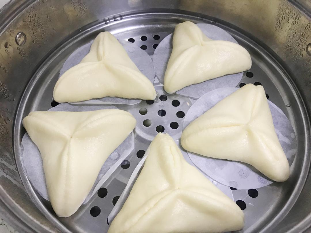 糖包好吃关键是馅料,不加面粉也不流糖,老人孩子都爱吃的做法 步骤7