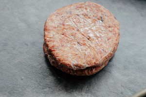牛肉培根汉堡的做法 步骤6