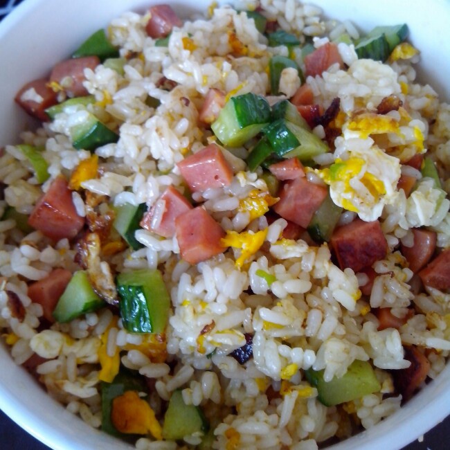 纳拉冷做的家常蛋炒饭