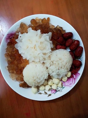 桃胶银耳汤的做法 步骤2