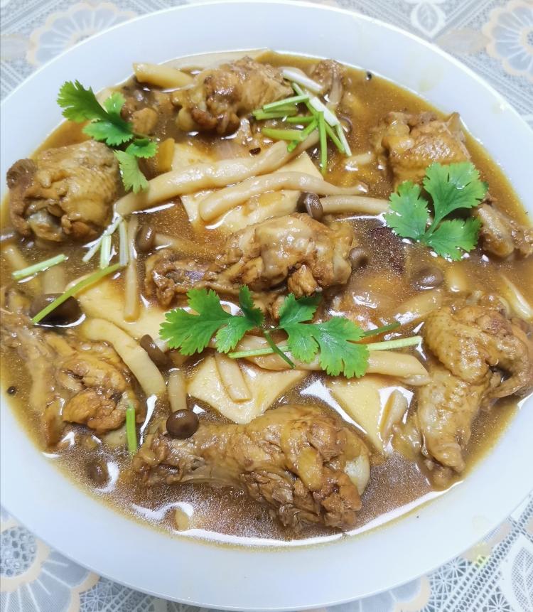 鸡翅根炖蟹味菇