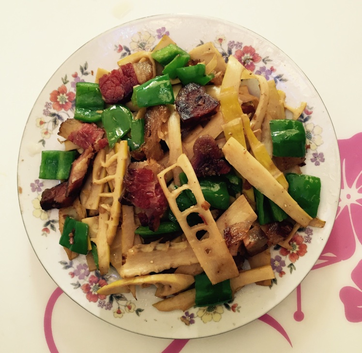 买不起榴莲的刘涟做的春笋炒腊肉