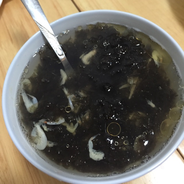 maki爱生活做的虾皮紫菜汤