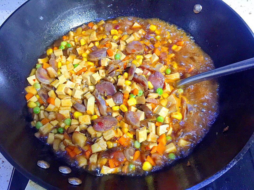 电饭煲广式腊肠煲饭