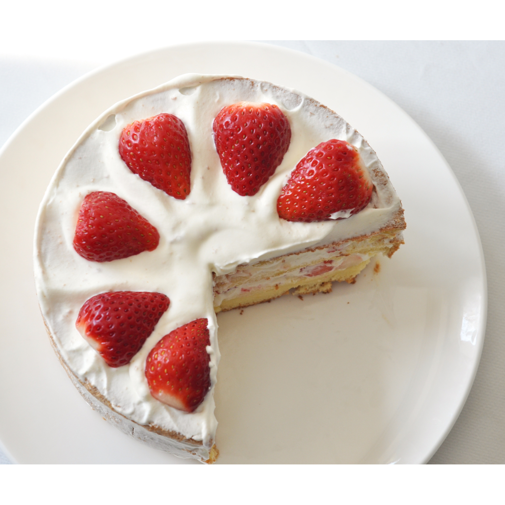 草莓 戚风奶油蛋糕 2种装饰方法(视频菜谱)