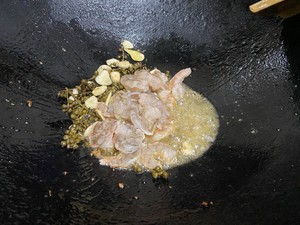 青花椒炒虾仁(江津九叶青)的做法 步骤6